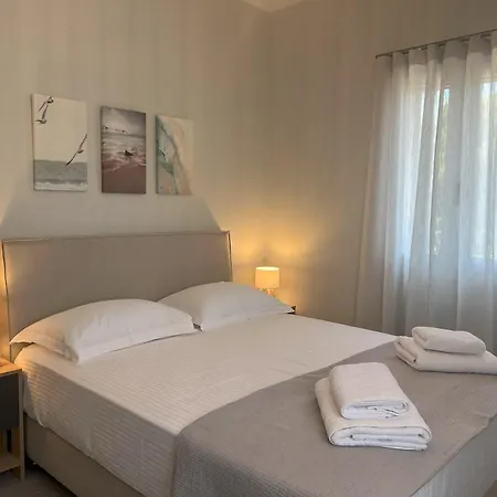 Eleni Hébergement de vacances *